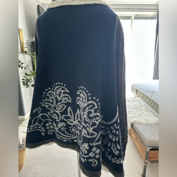 Anthropologie sleeping in snow cardigan, size large - Picture 7 of 17